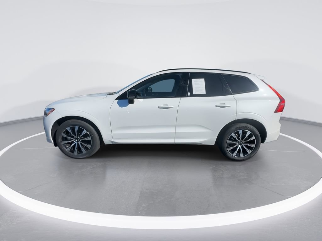 Used 2025 Volvo XC60 B5 Core AWD/4WD image 5