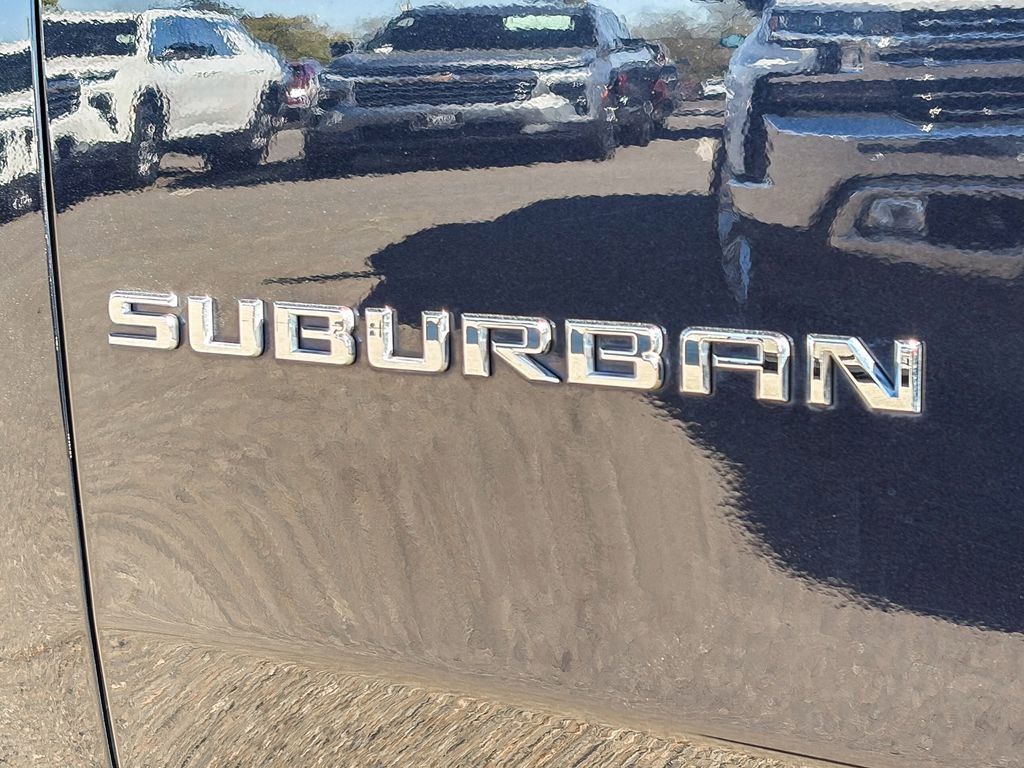 Used 2023 Chevrolet Suburban Premier image 12