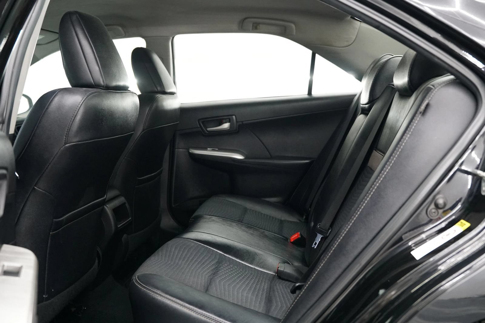 Used 2013 Toyota Camry SE FWD image 23