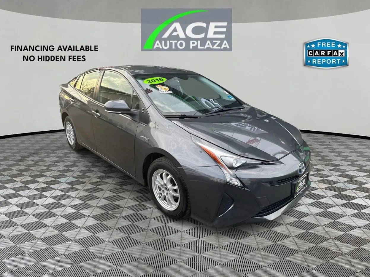 Used 2016 Toyota Prius Two image 1