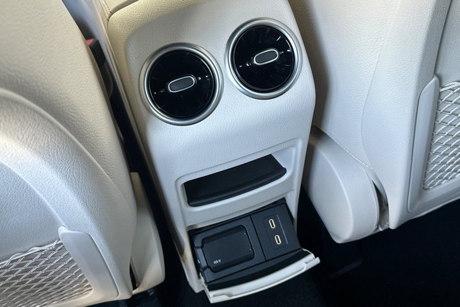 New 2025 Mercedes-Benz GLB 250 image 24