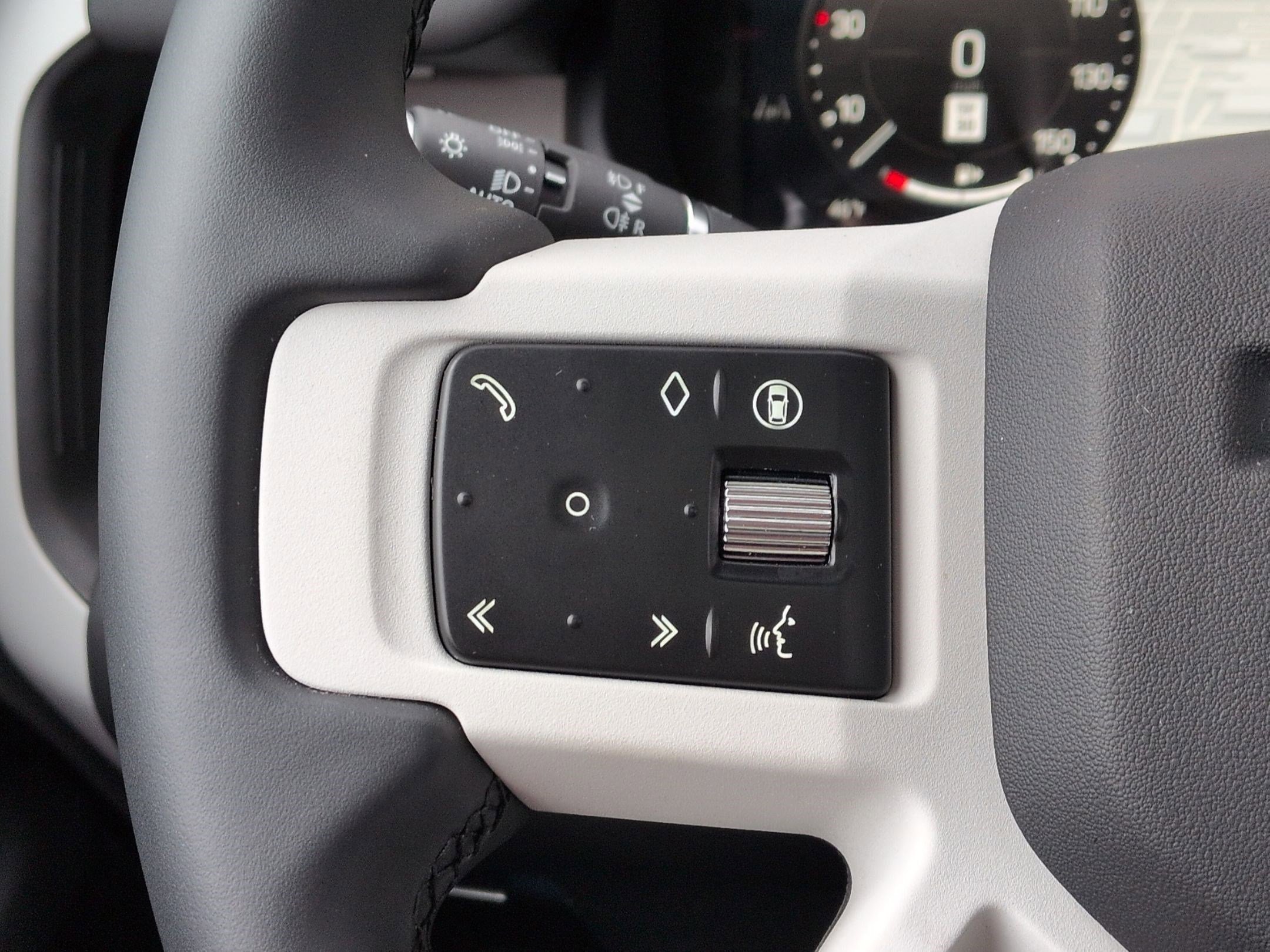 Used 2025 Land Rover Defender 110 S image 16