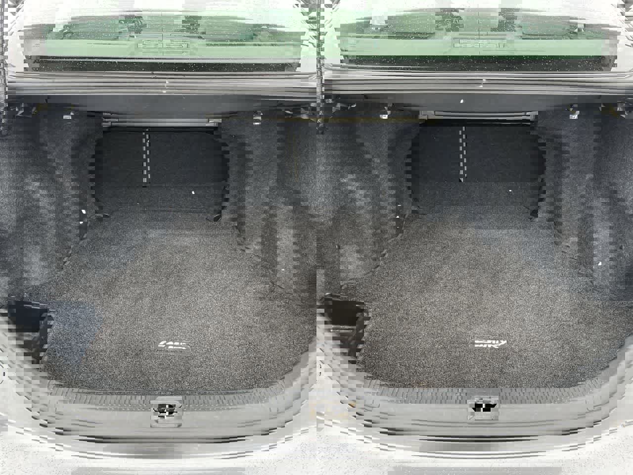 Used 2010 Toyota Camry LE image 17