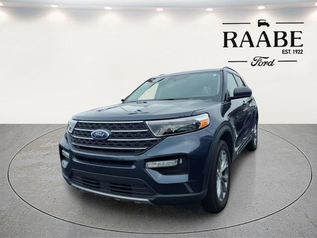 Used 2022 Ford Explorer XLT w/ Equipment Group 202A image 4