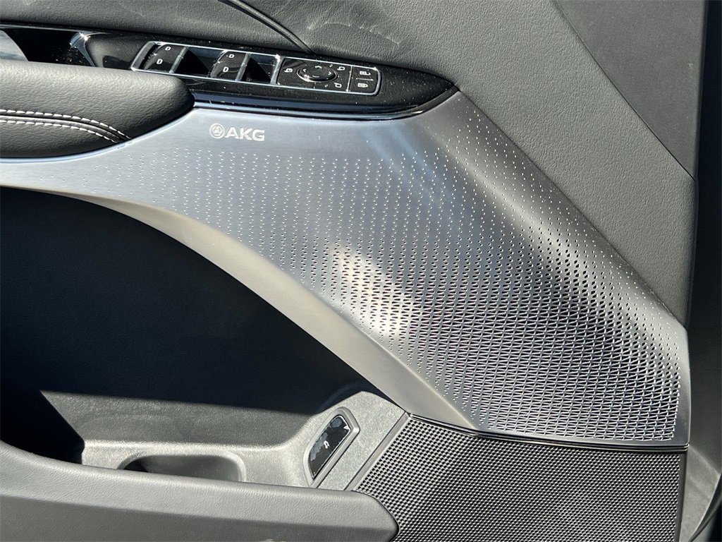 New 2026 Cadillac Lyriq V image 24