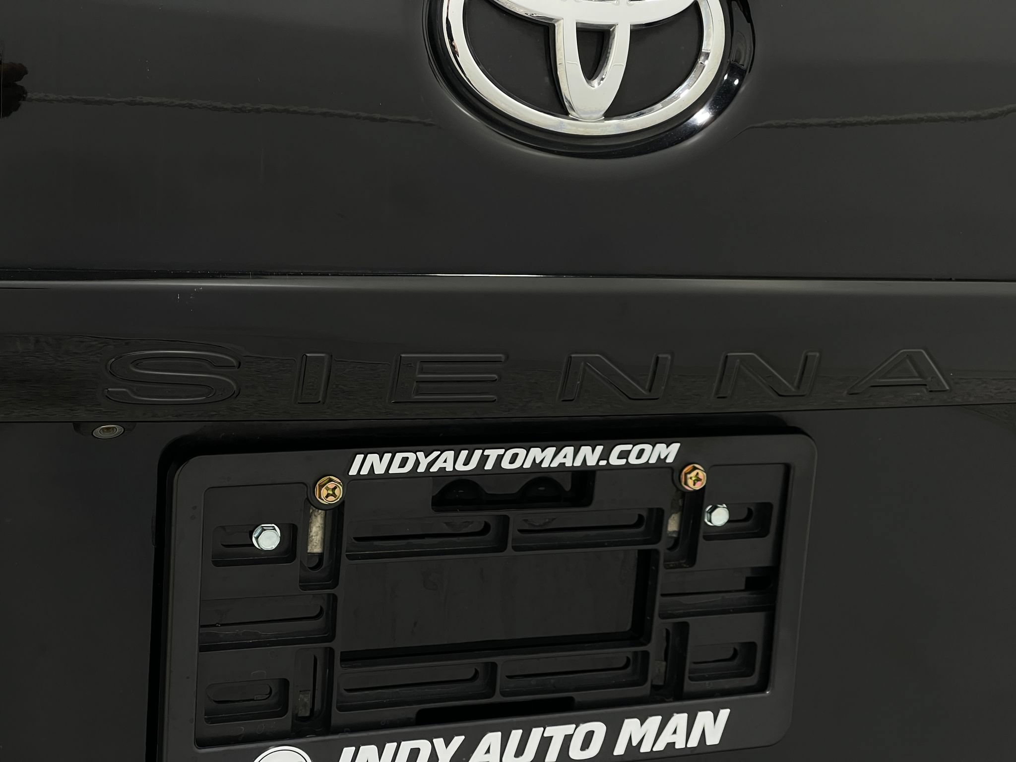 Used 2017 Toyota Sienna XLE w/ XLE Navigation Package FWD image 40