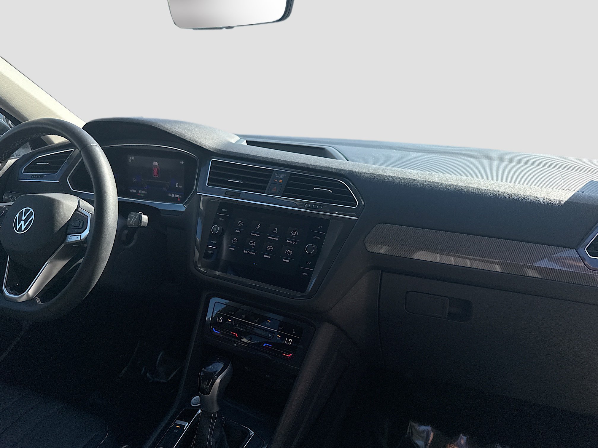Used 2023 Volkswagen Tiguan SE w/ Panoramic Sunroof Package FWD image 32