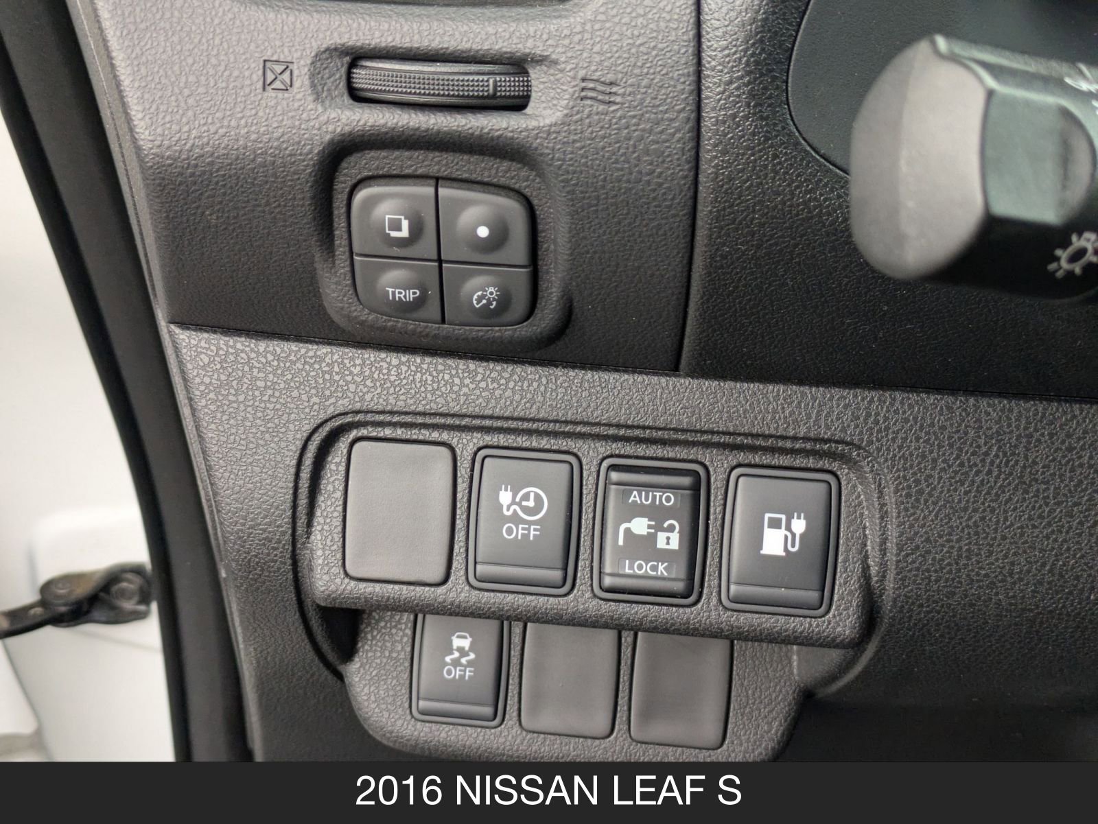 Used 2016 Nissan Leaf S image 20