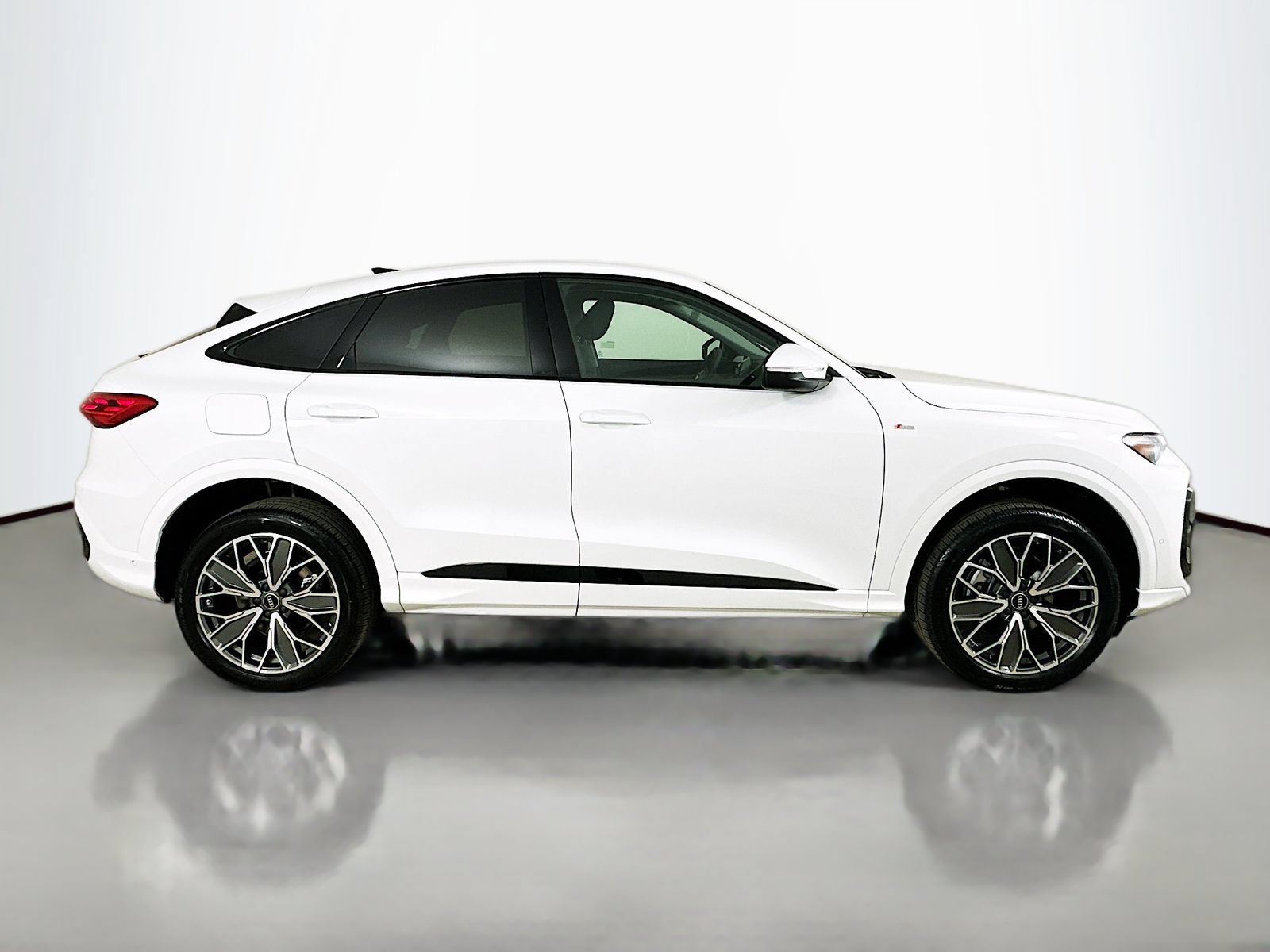 New 2026 Audi Q5 Premium Plus AWD/4WD image 4