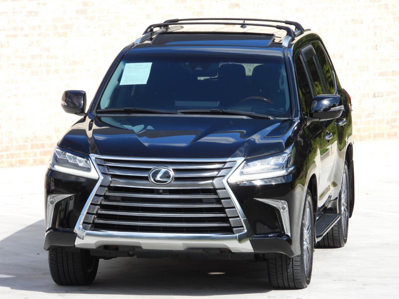 Used 2016 Lexus LX 570 4WD w/ 3rd Row & Luxury Pkg image 28