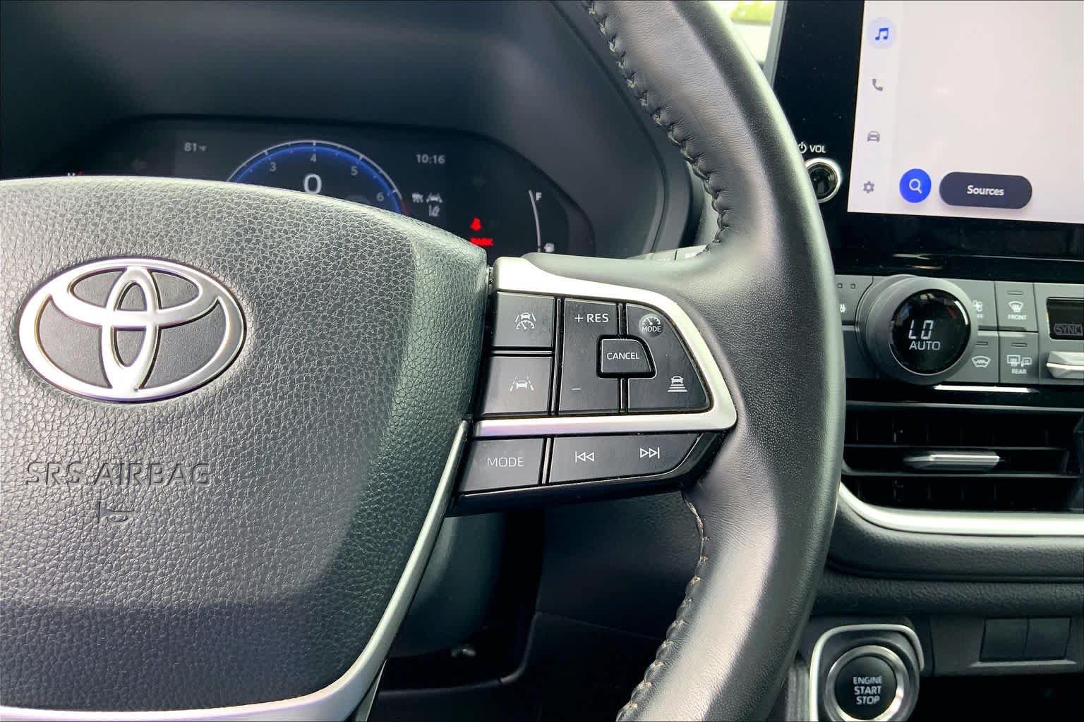 Used 2025 Toyota Grand Highlander AWD image 25