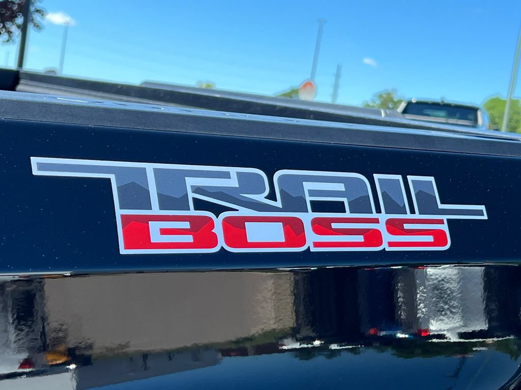 Used 2021 Chevrolet Silverado 1500 LT Trail Boss w/ Convenience Package II AWD/4WD image 15