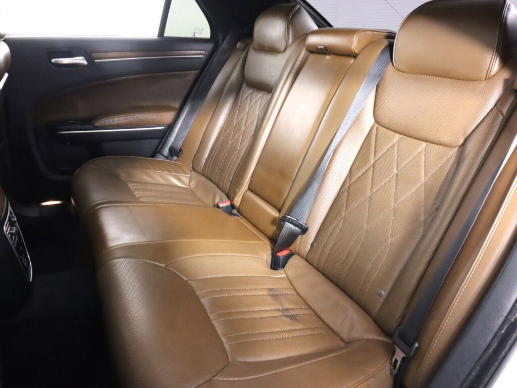 Used 2018 Chrysler 300 C w/ Safetytec Plus Group image 36