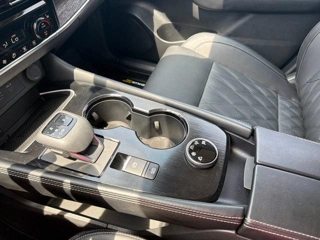 Used 2024 Nissan Rogue Platinum AWD/4WD image 36