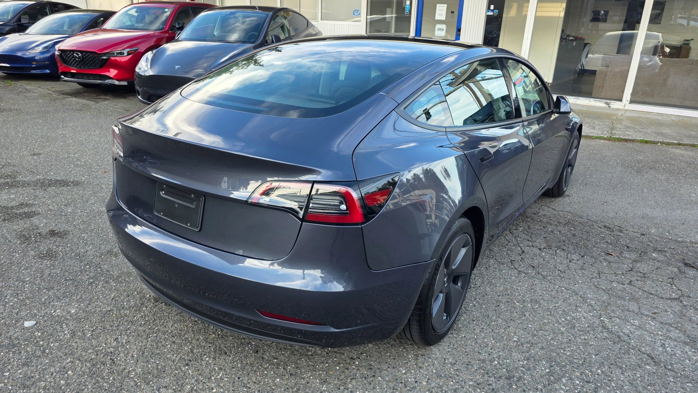Used 2023 Tesla Model 3 Standard Range image 5