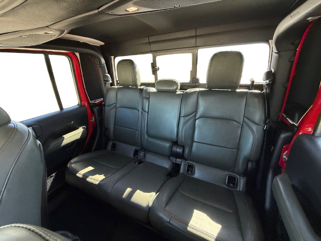 Used 2025 Jeep Gladiator Mojave AWD/4WD image 28