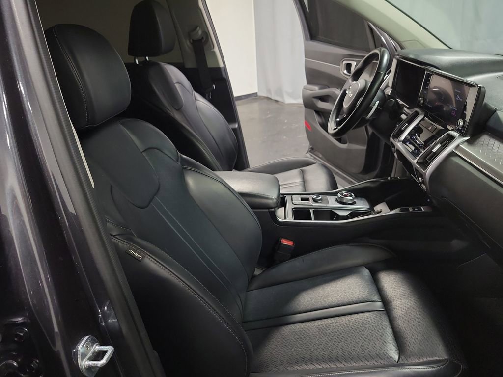 Used 2022 Kia Sorento S image 25