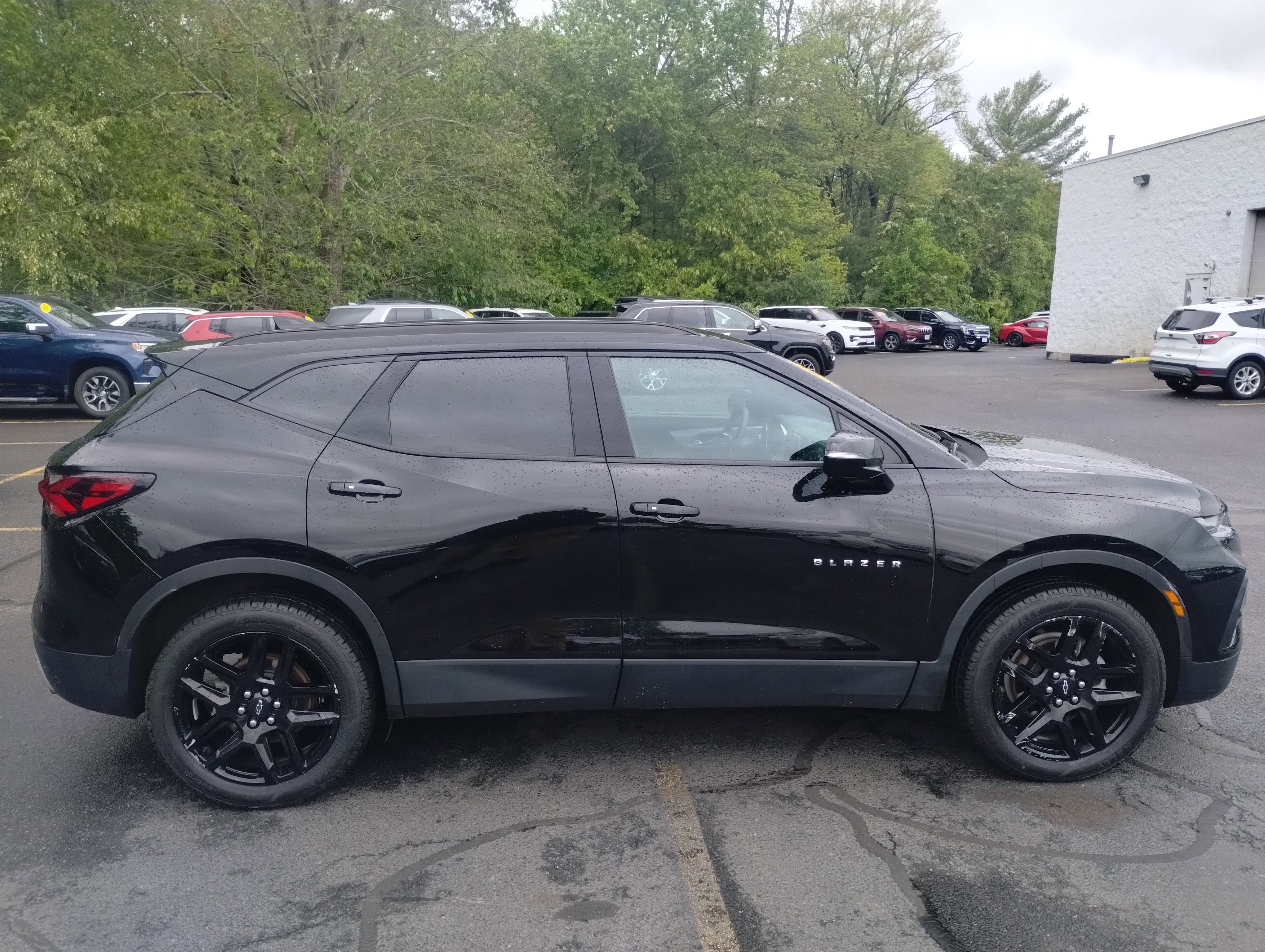 Used 2022 Chevrolet Blazer LT image 2