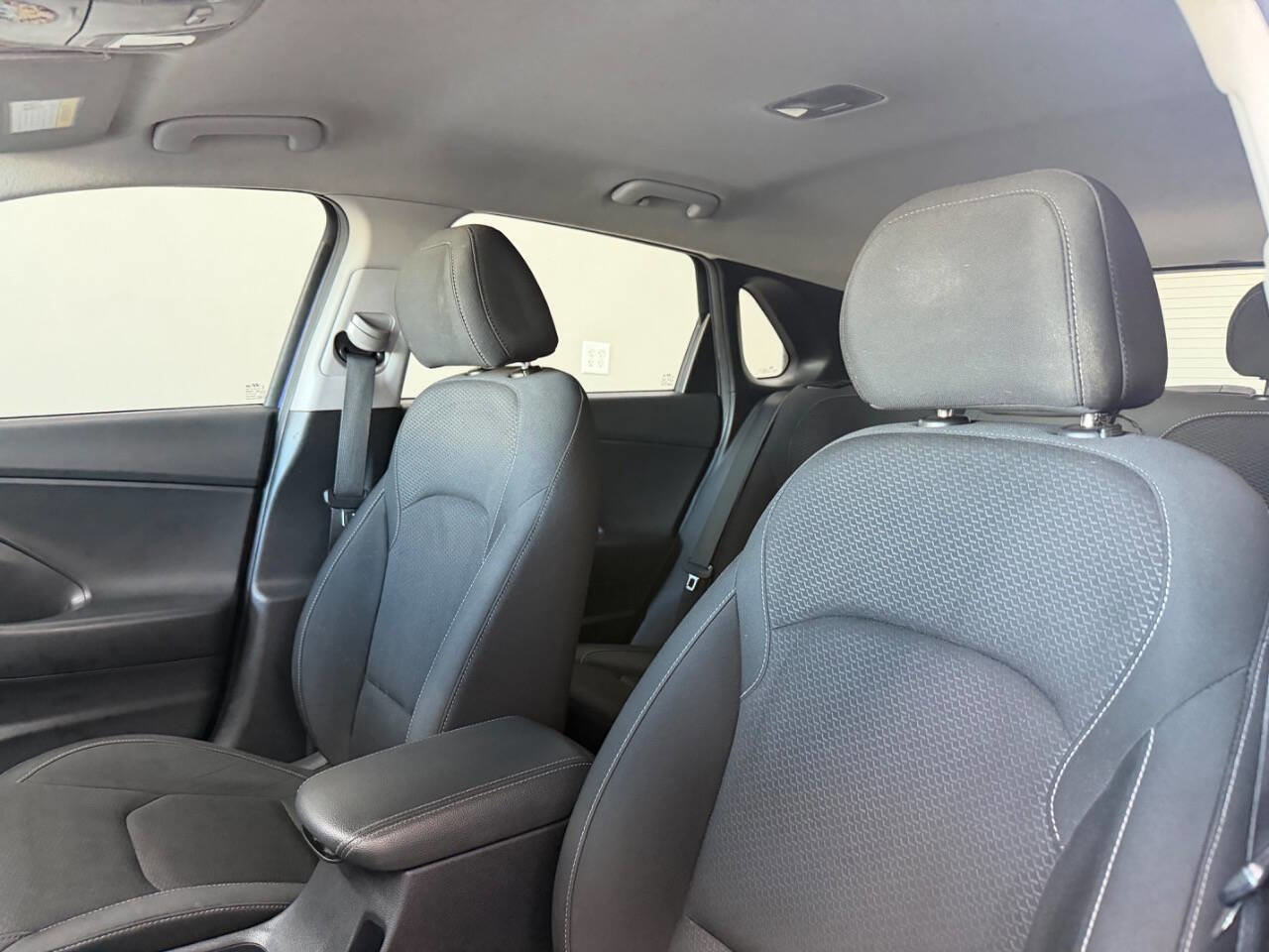 Used 2019 Hyundai Elantra GT FWD image 20