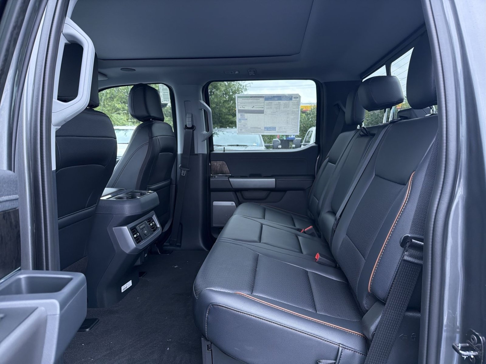 New 2027 Ford F350 Lariat w/ Lariat Ultimate Package AWD/4WD image 28