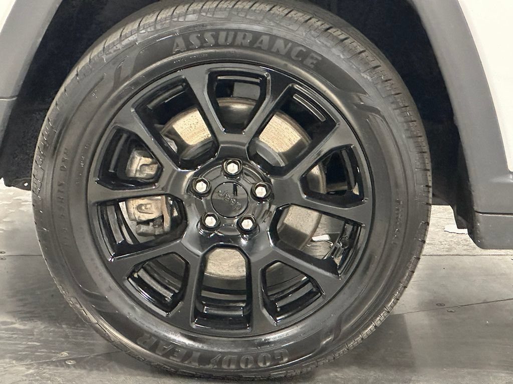Used 2023 Jeep Compass Latitude AWD/4WD image 35