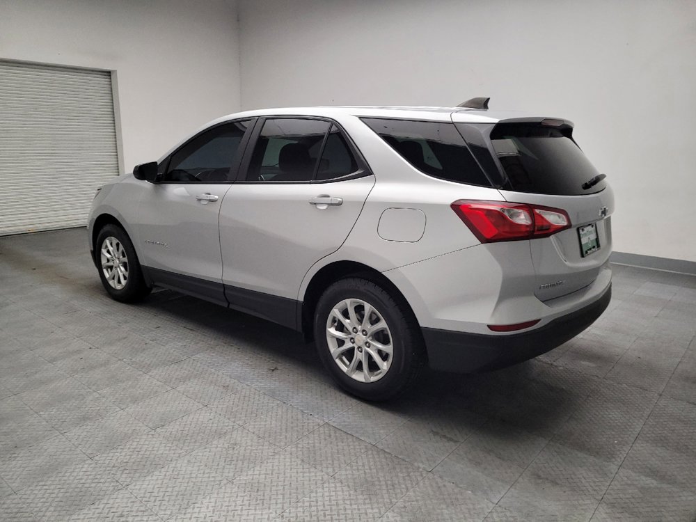 Used 2021 Chevrolet Equinox LS w/ LS Convenience Package FWD image 3