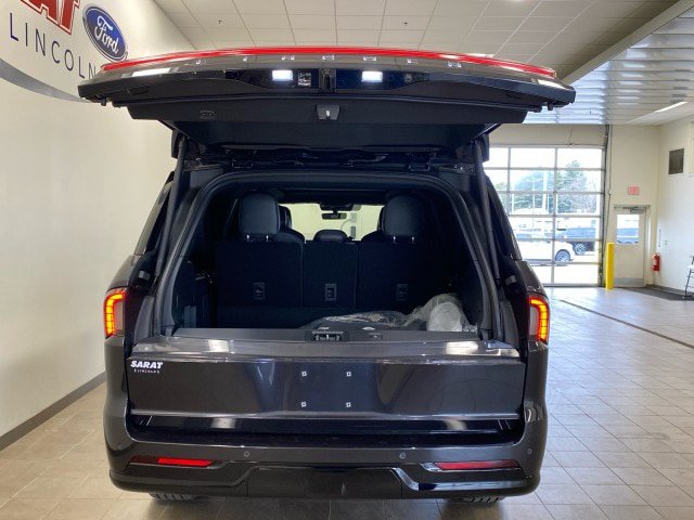 New 2026 Lincoln Navigator L Black Label AWD/4WD image 7