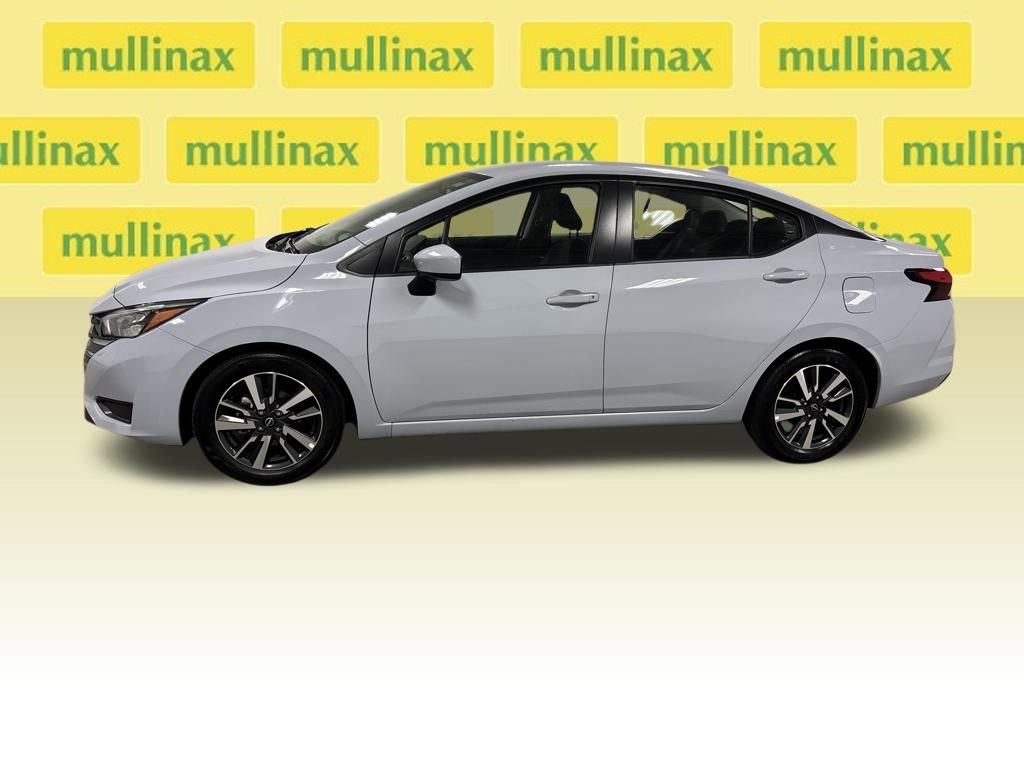 Used 2025 Nissan Versa SV image 9