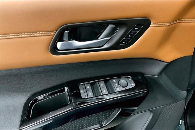 New 2026 Nissan Pathfinder Platinum image 33