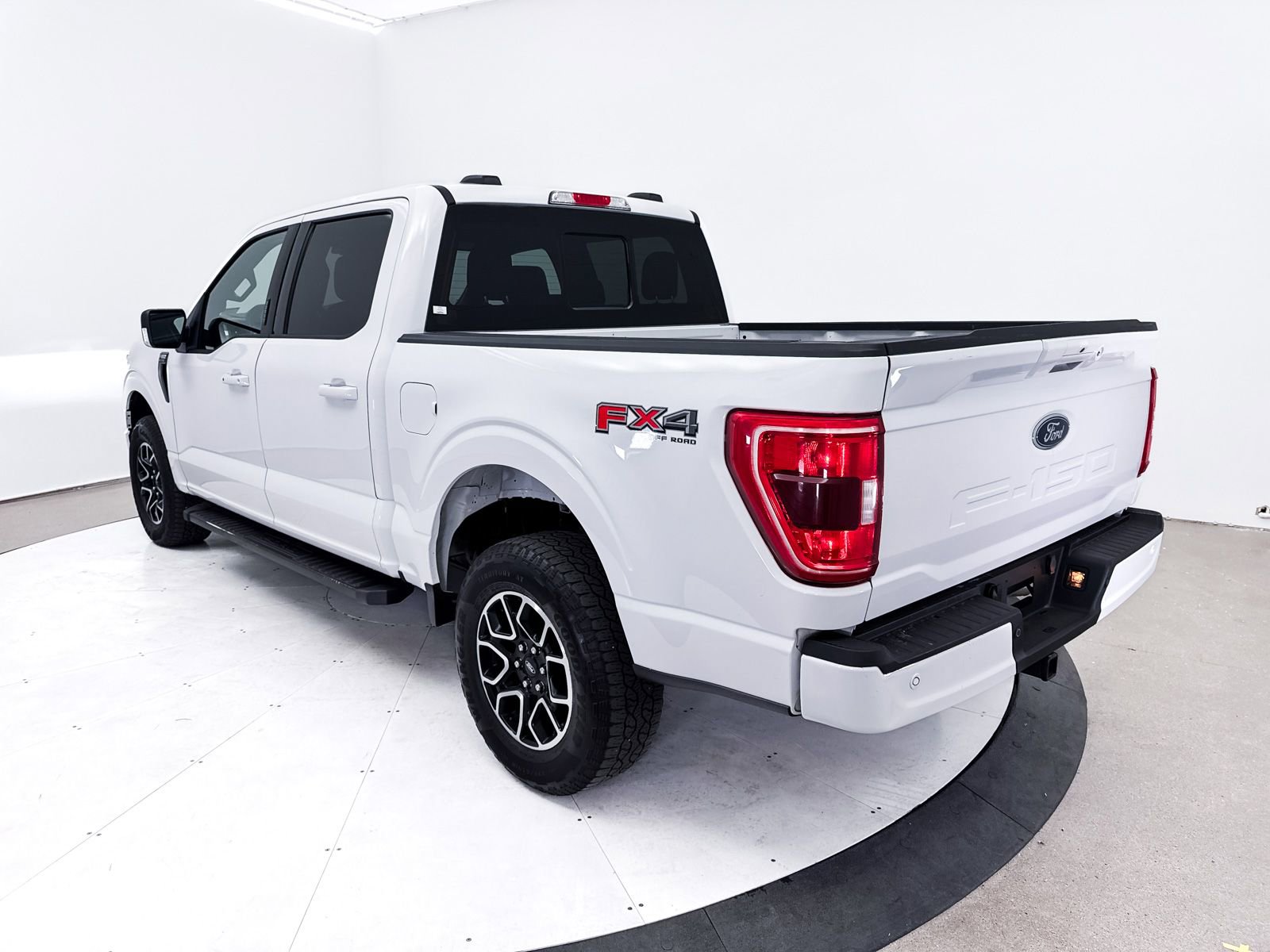 Used 2023 Ford F150 XLT w/ Equipment Group 302A High image 17