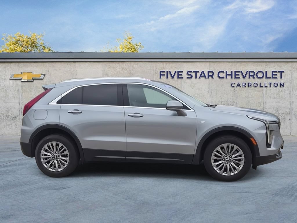 Used 2025 Cadillac XT4 Premium Luxury FWD image 9