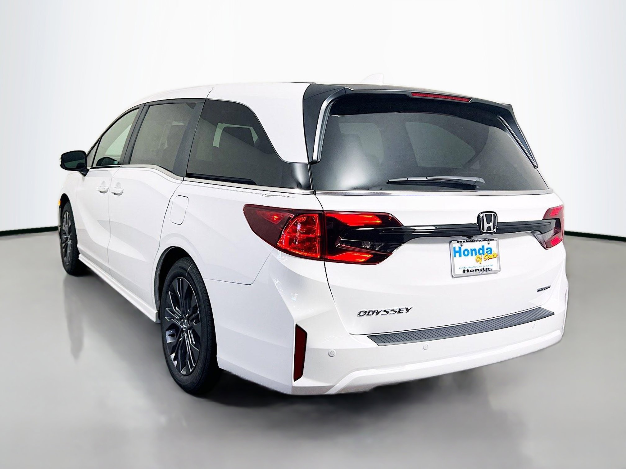 New 2026 Honda Odyssey Touring image 5