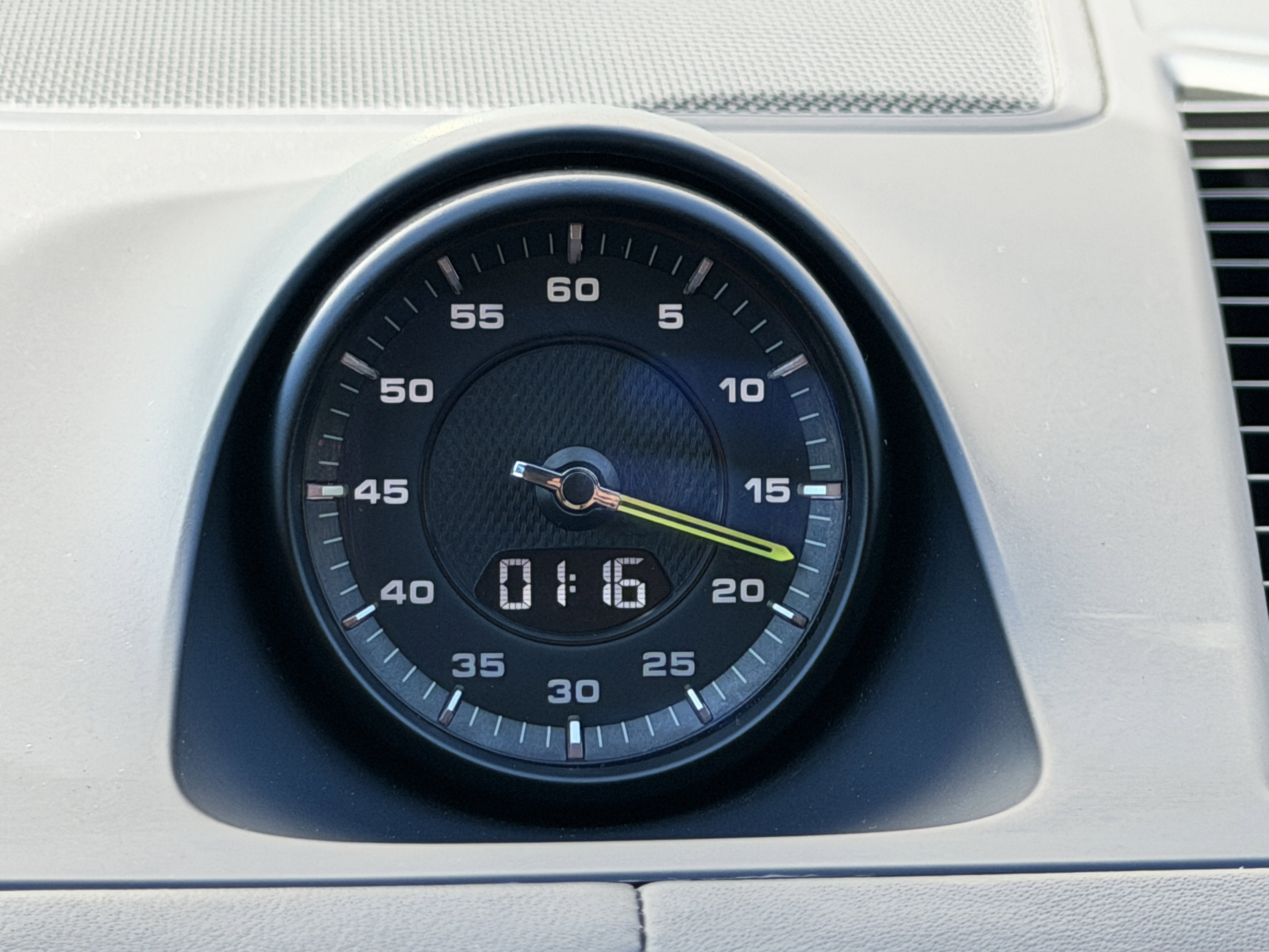 Certified 2022 Porsche Cayenne Turbo S image 29