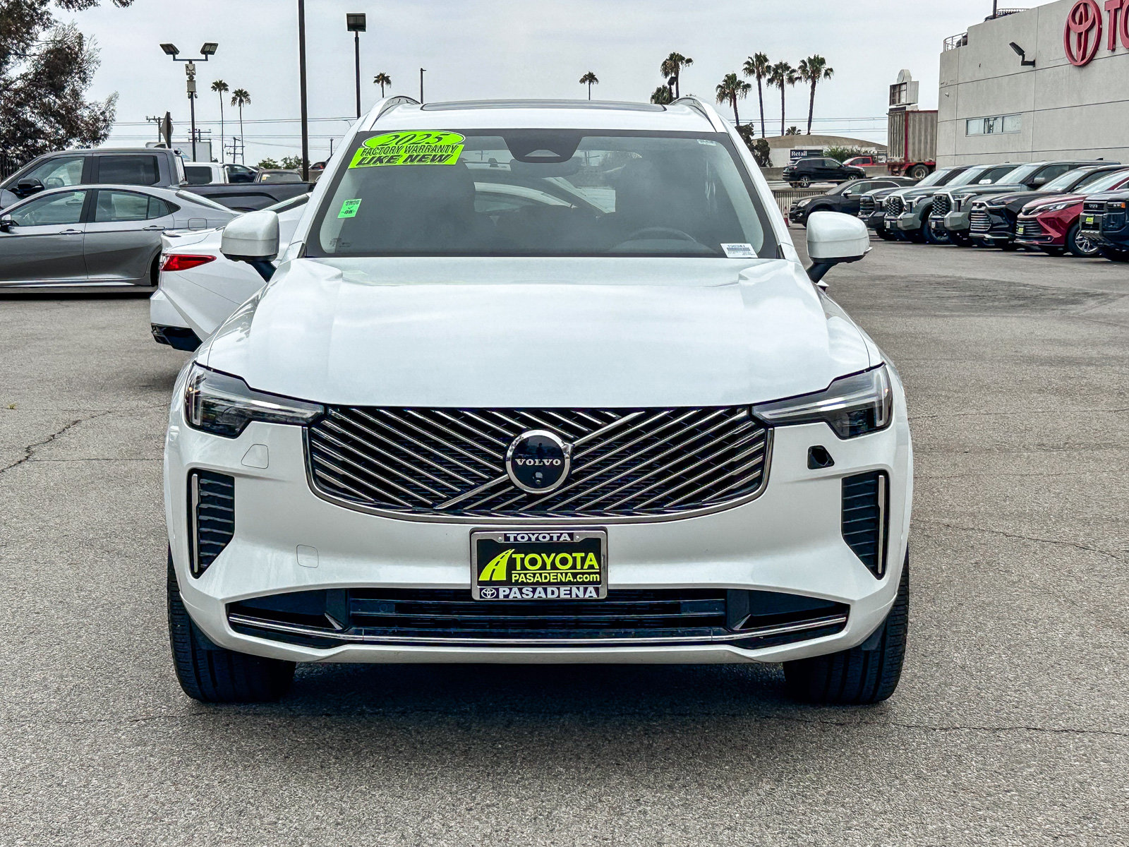 Used 2025 Volvo XC90 B6 Plus AWD/4WD image 2