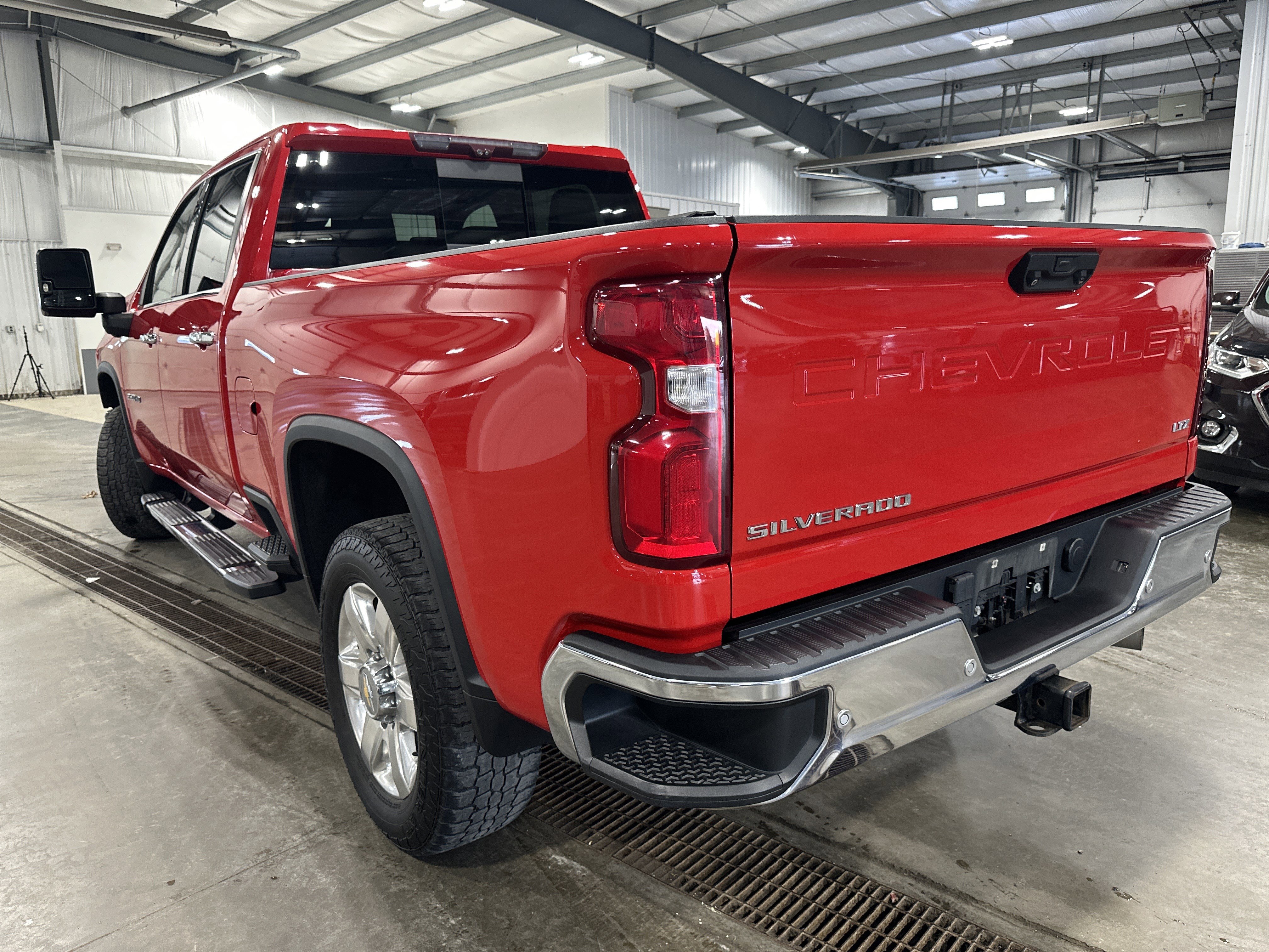 Used 2021 Chevrolet Silverado 2500 LTZ w/ LTZ Convenience Package AWD/4WD image 4