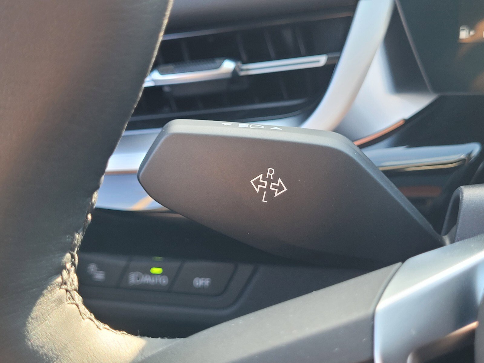 Used 2026 BMW X1 xDrive28i w/ Convenience Package image 29