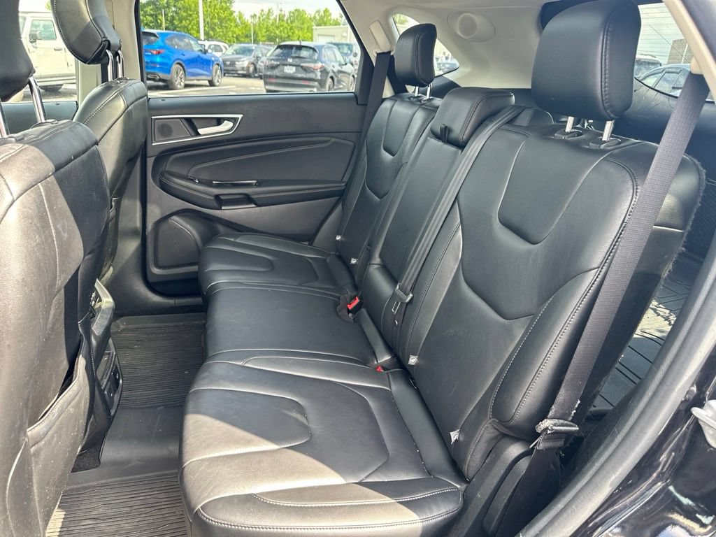 Used 2019 Ford Edge Titanium w/ Cold Weather Package AWD/4WD image 14