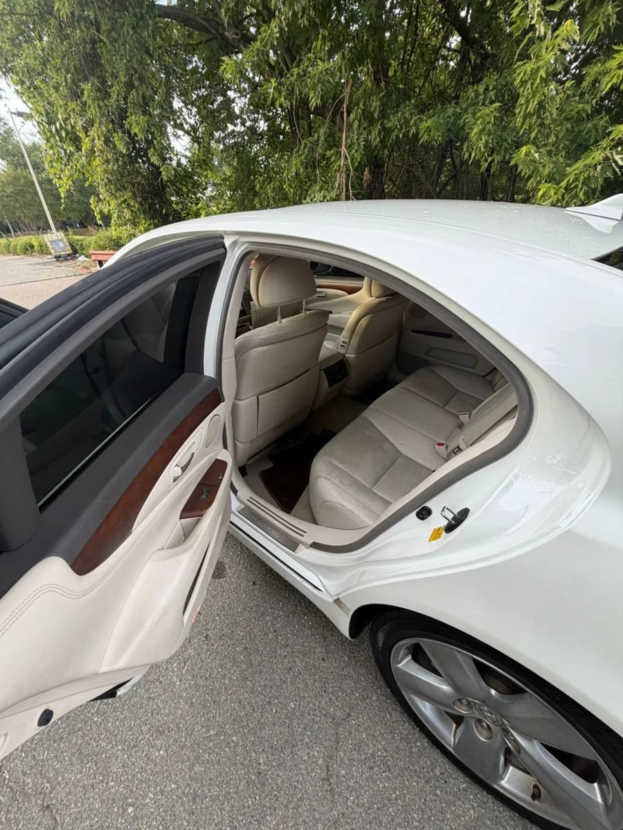Used 2010 Lexus LS 460 RWD image 11