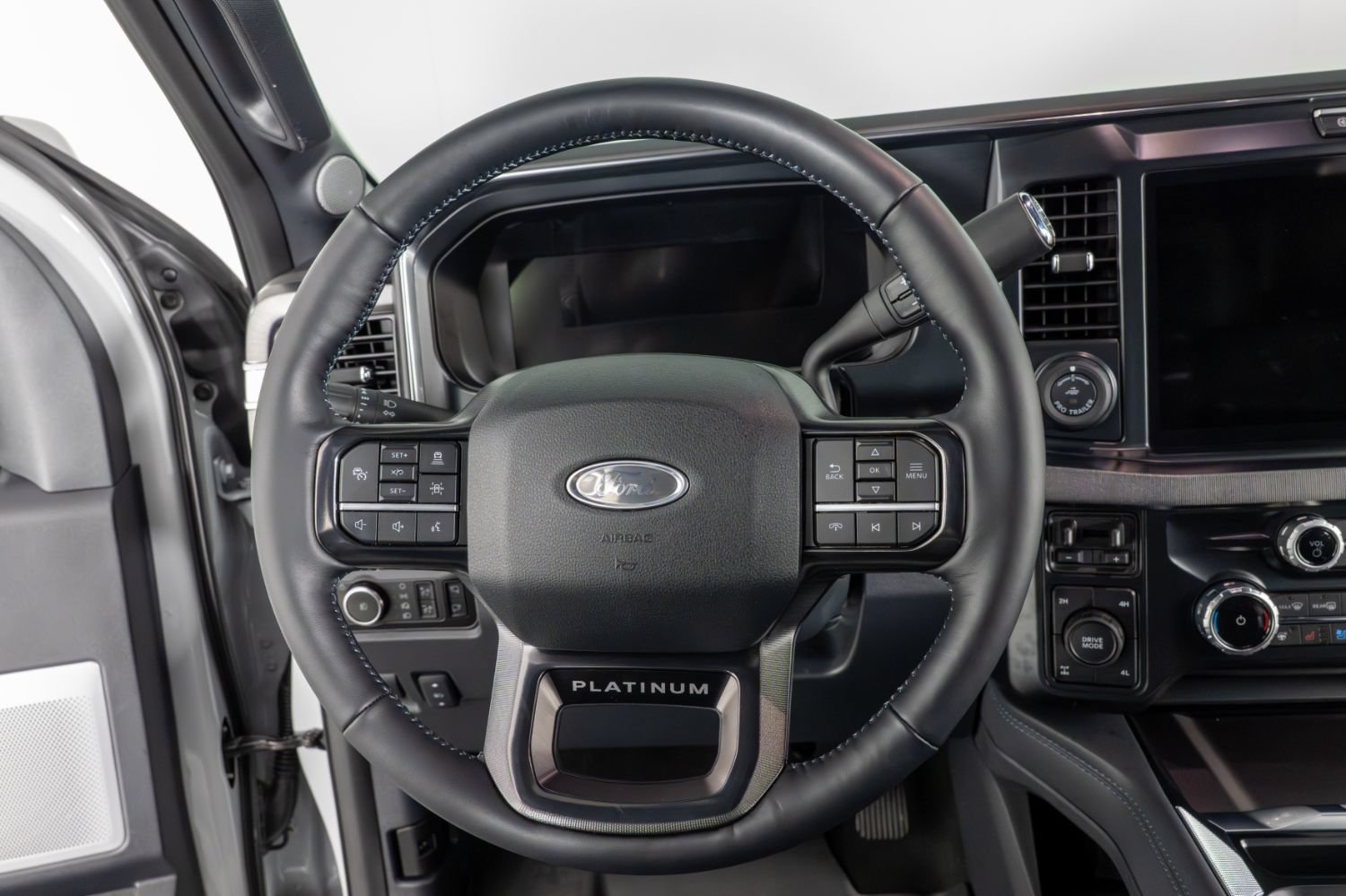 Used 2026 Ford F350 Platinum AWD/4WD image 32