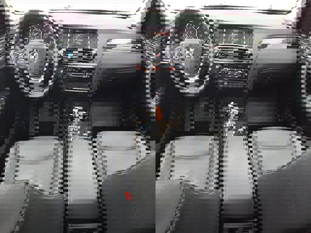 Used 2016 BMW X3 xDrive28i image 11