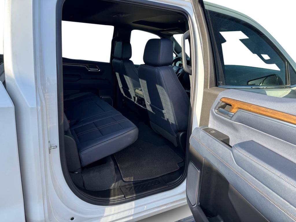 Used 2024 Chevrolet Silverado 1500 High Country image 5