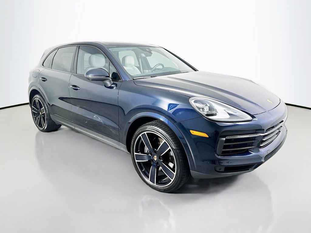 Certified 2023 Porsche Cayenne Platinum Edition image 7