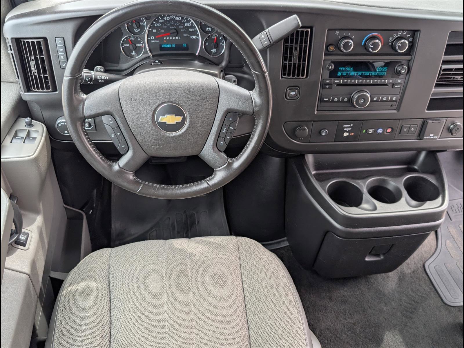 Used 2021 Chevrolet Express 3500 LT w/ LT Preferred Equipment Group RWD image 8