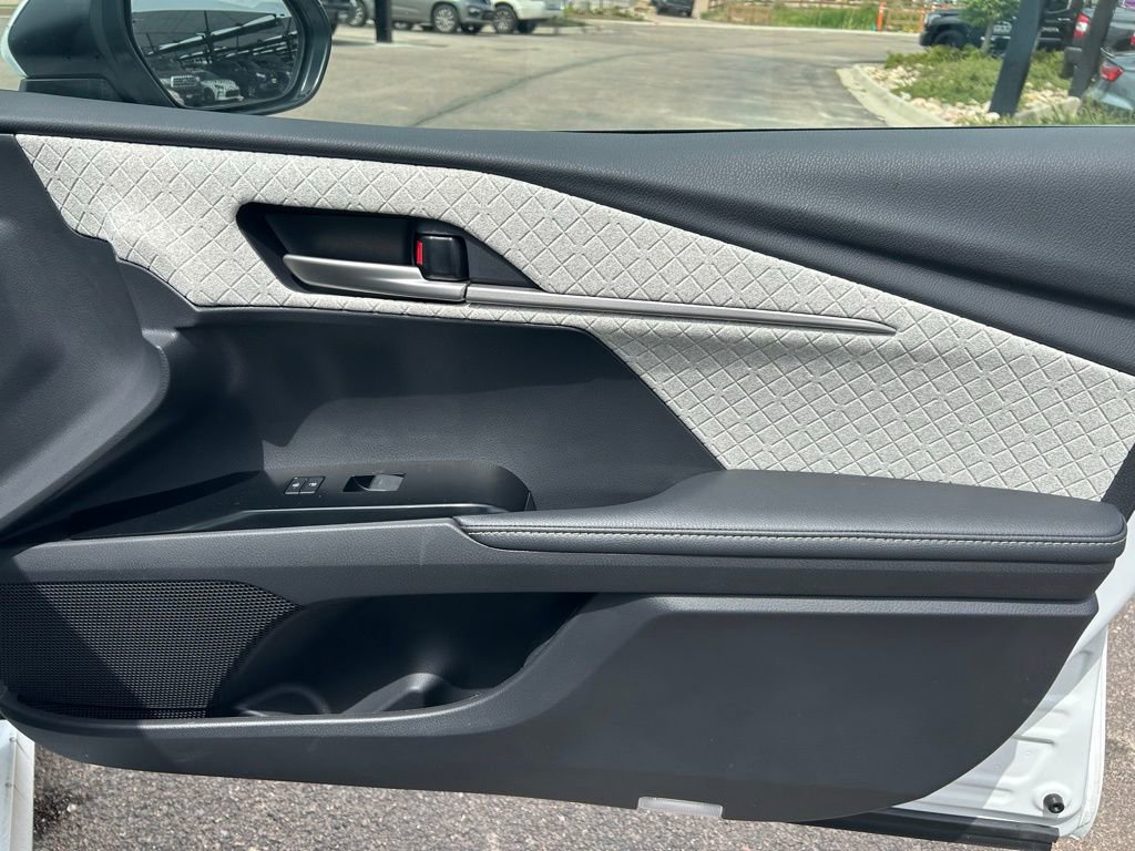 Used 2025 Toyota Camry XLE image 33