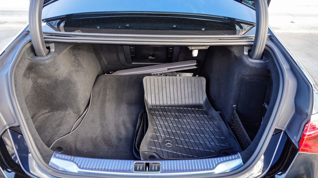 Used 2024 Mercedes-Benz S 580 S 580 image 29