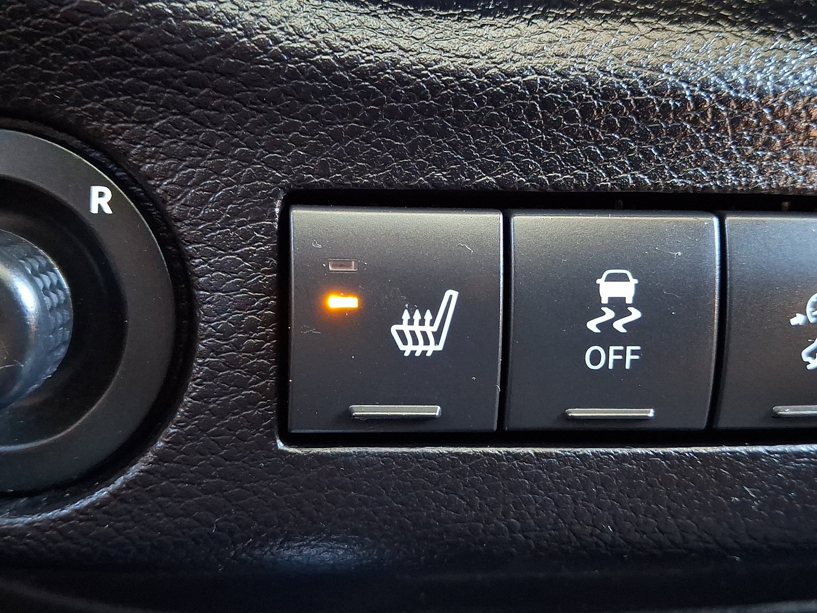 Used 2014 Jeep Wrangler Unlimited Sahara AWD/4WD image 21