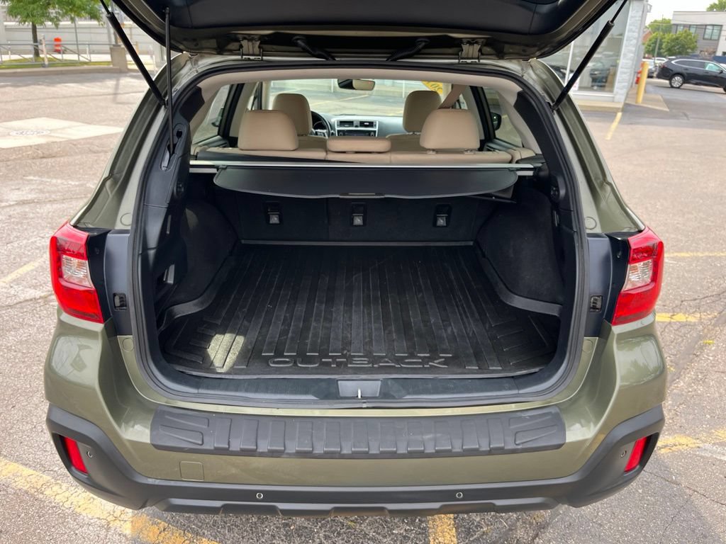 Used 2018 Subaru Outback 3.6R Limited AWD/4WD image 29