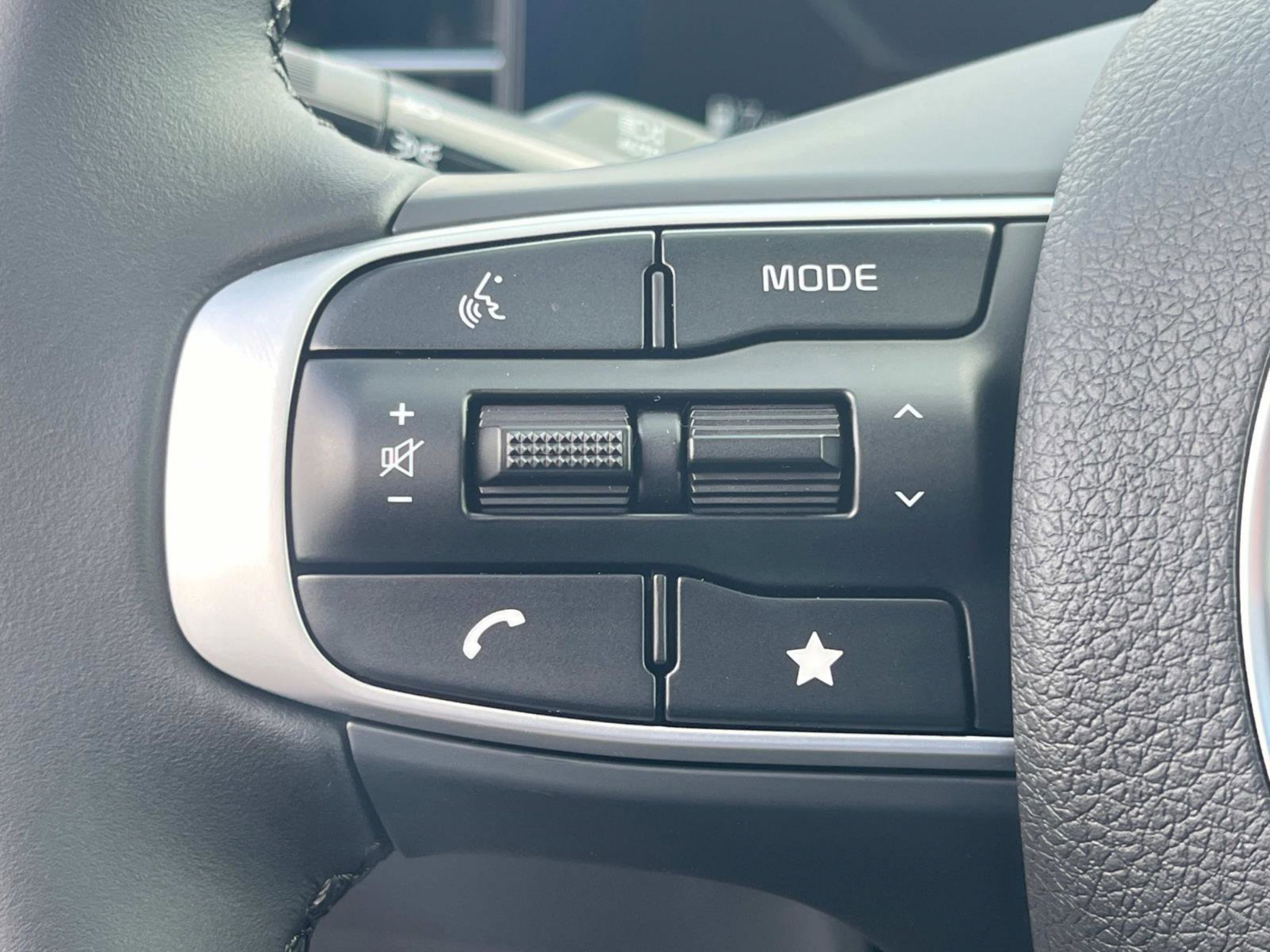 New 2025 Kia K5 EX FWD image 29