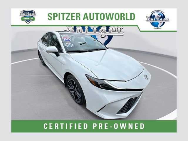 Used 2025 Toyota Camry XLE image 1