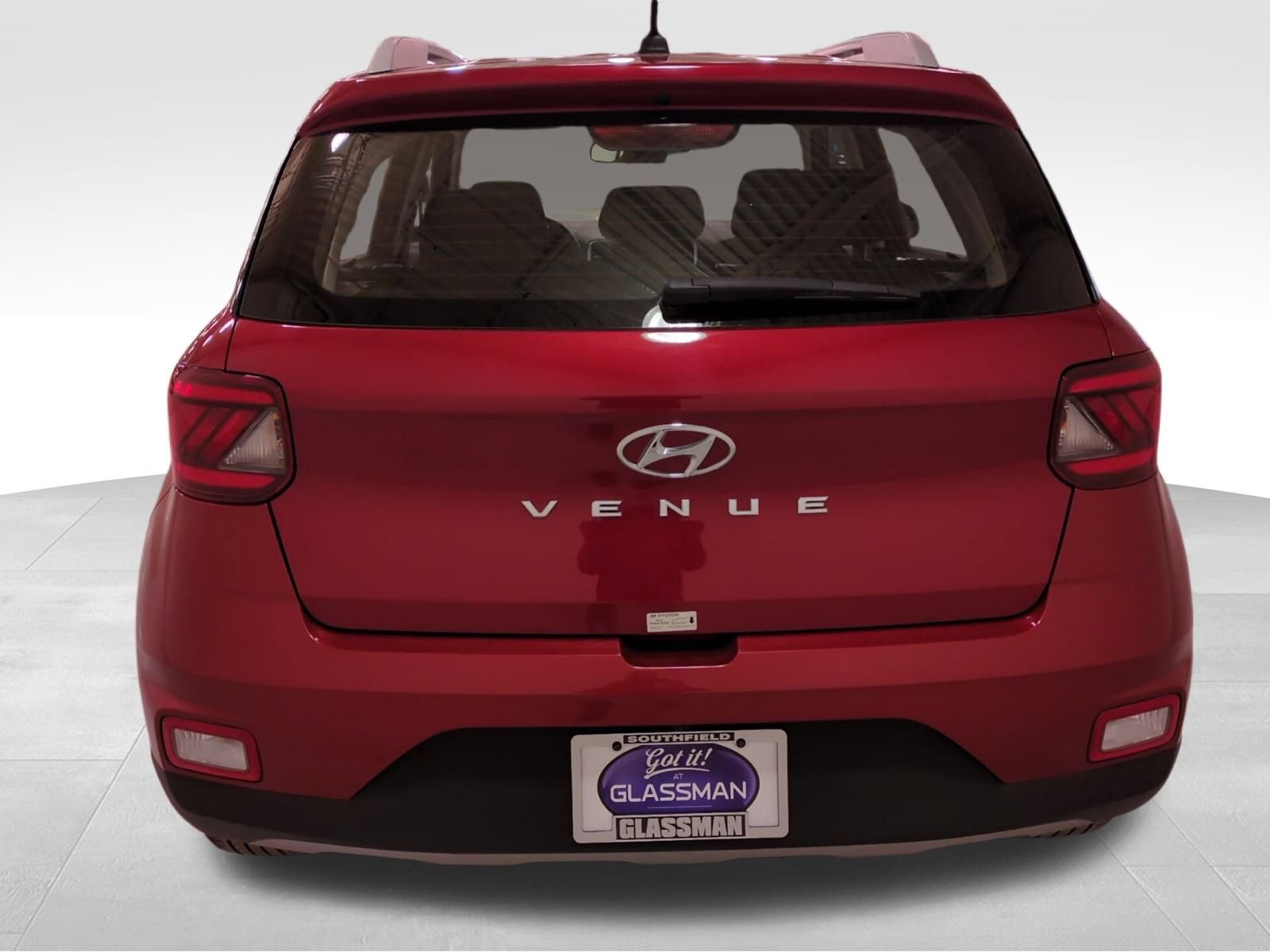 Used 2025 Hyundai Venue SEL image 5